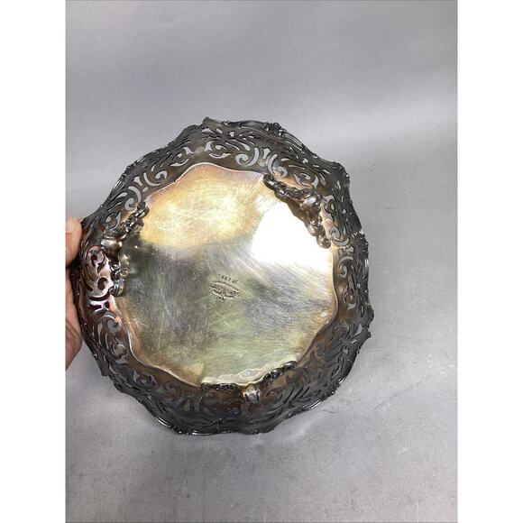 Reed & Barton Silverplate Pierced Footed Fruit Bowl #4865 - Picture 8 of 9